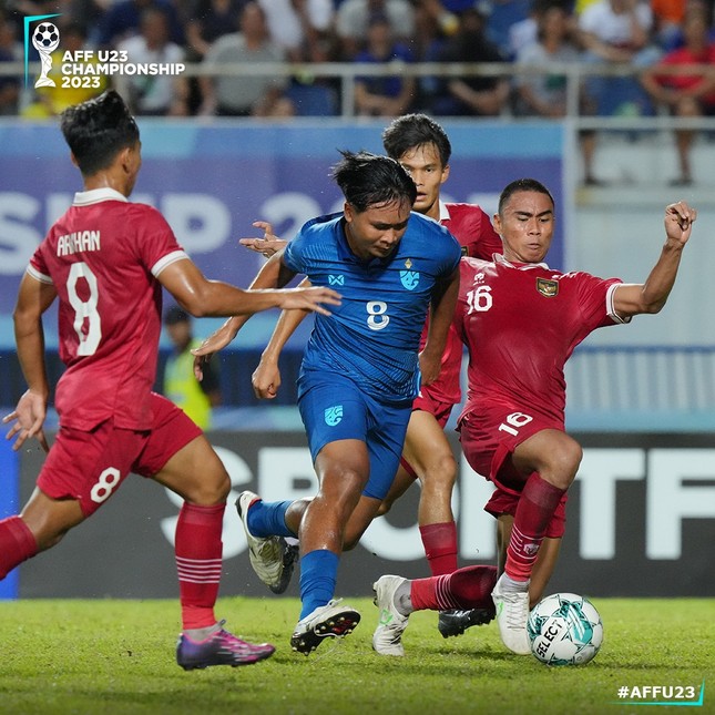 Trực tiếp bán kết U23 Thái Lan vs U23 Indonesia 1-3 (H1): Natcha phản lưới nhà - Ảnh 1.