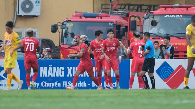 CAHN lên ngôi vô địch sau trận hòa 1-1 với Thanh Hóa ảnh 9
