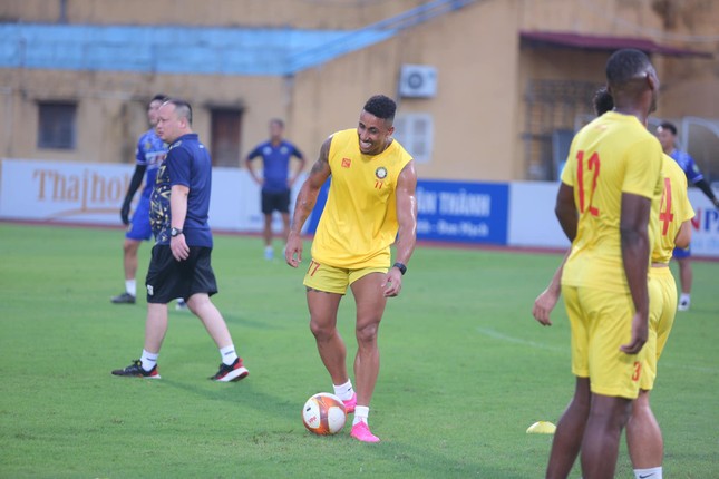 CAHN lên ngôi vô địch sau trận hòa 1-1 với Thanh Hóa ảnh 28