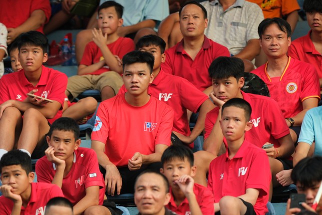 CAHN lên ngôi vô địch sau trận hòa 1-1 với Thanh Hóa ảnh 18