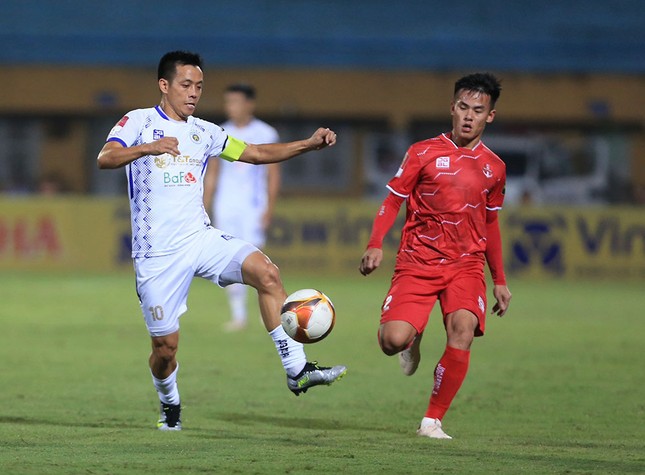 Bị treo giò 8 trận, Văn Quyết vẫn giành Vua phá lưới nội V-League 2023 ảnh 1