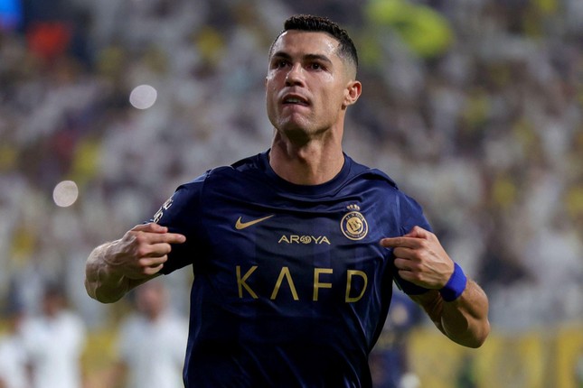 Ronaldo bất ngờ nhường phạt đền, từ chối cơ hội lập hat-trick thứ 2 liên tiếp ảnh 1