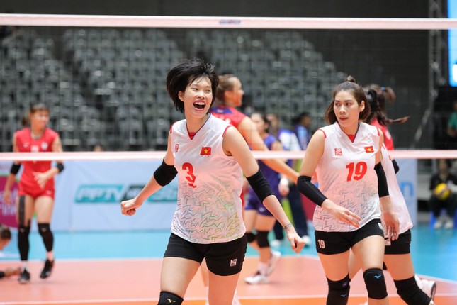 Tuyển bóng chuyền nữ Việt Nam giành ngôi đầu bảng giải Vô địch châu Á 2023 đầy thuyết phục ảnh 1