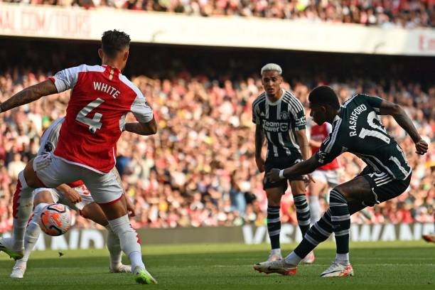 Arsenal đánh bại MU bằng 3 tuyệt phẩm ảnh 16