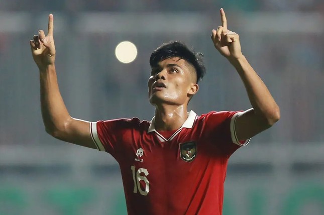 HLV tuyển Olympic Indonesia bị sốc vì tiền đạo số 1 không bay đến Hàng Châu ảnh 1