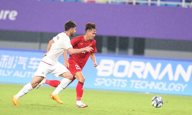 Olympic Iran áp đảo Olympic Việt Nam với chiến thắng 4-0 ảnh 7