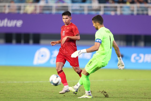 Olympic Iran áp đảo Olympic Việt Nam với chiến thắng 4-0 ảnh 12