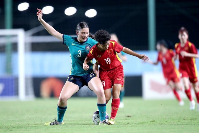 U17 nữ Việt Nam thua ngược U17 nữ Australia, nhưng vẫn nắm quyền tự quyết ảnh 1