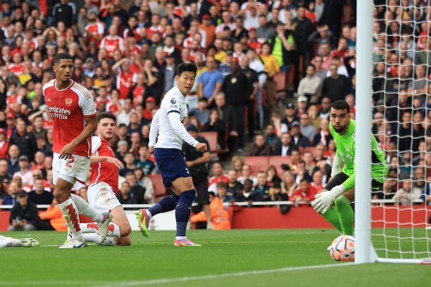 Arsenal và Tottenham bất phân thắng bại trong trận derby bắc London rực lửa ảnh 12