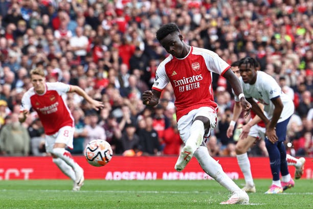 Arsenal và Tottenham bất phân thắng bại trong trận derby bắc London rực lửa ảnh 8