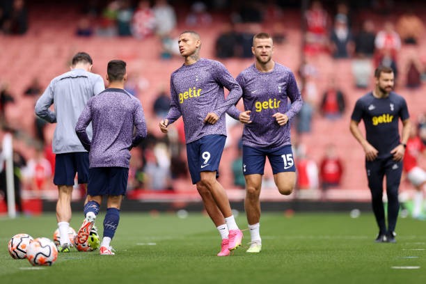 Arsenal và Tottenham bất phân thắng bại trong trận derby bắc London rực lửa ảnh 28