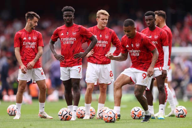 Arsenal và Tottenham bất phân thắng bại trong trận derby bắc London rực lửa ảnh 32