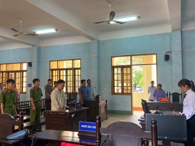 Nhân viên công ty phân bón lừa hơn 1,6 tỷ đồng của đại lý để nướng vào cờ bạc online ảnh 1