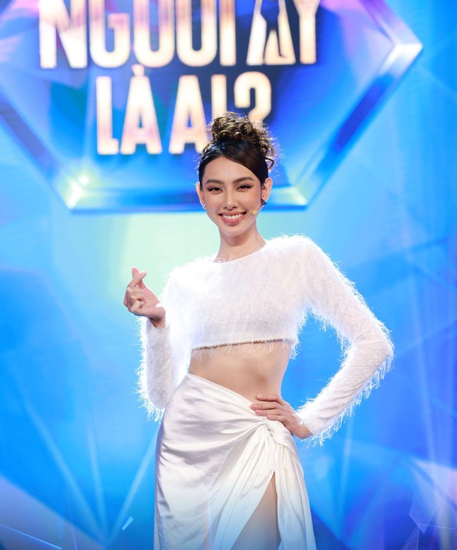 Hoa hậu Thùy Tiên chung Hotgirl Pháp gốc Việt lần thương yêu bên trên 'Người Ấy Là Ai?' hình họa 3