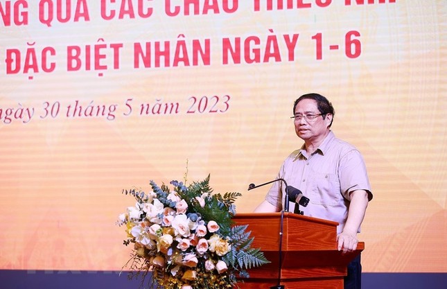 Thủ tướng Phạm Minh Chính thăm trẻ em có hoàn cảnh đặc biệt khó khăn tại Hà Nội ảnh 11