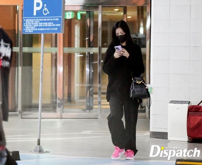 Jisoo (BlackPink) đang yêu nam diễn viên Ahn Bo Hyun ảnh 2