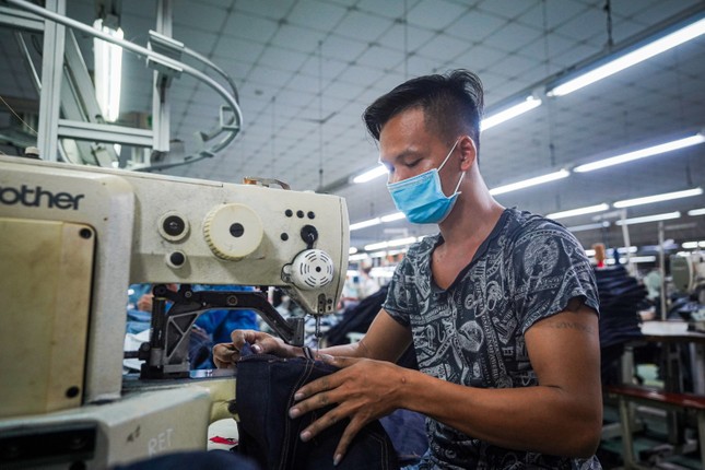 Làm việc trên 12 năm có được hưởng trợ cấp thất nghiệp vượt khung 12 tháng? ảnh 1