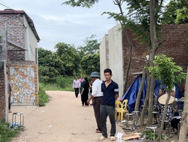 Sau khi uống rượu, gã trai mang dao gây thảm án tại nhà của vợ hờ ảnh 1