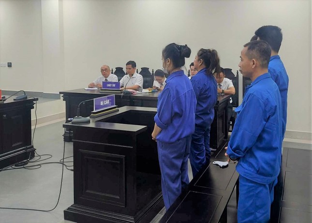 Hai bé gái được nhóm thanh niên giải cứu khỏi tay buôn người ngay tại quán cà phê ảnh 1