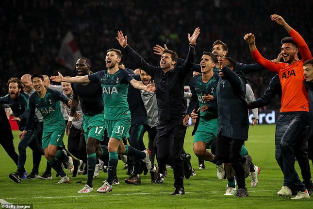 Tottenham ngược dòng 'điên rồ', Lucas xứng đáng được dựng tượng ảnh 2