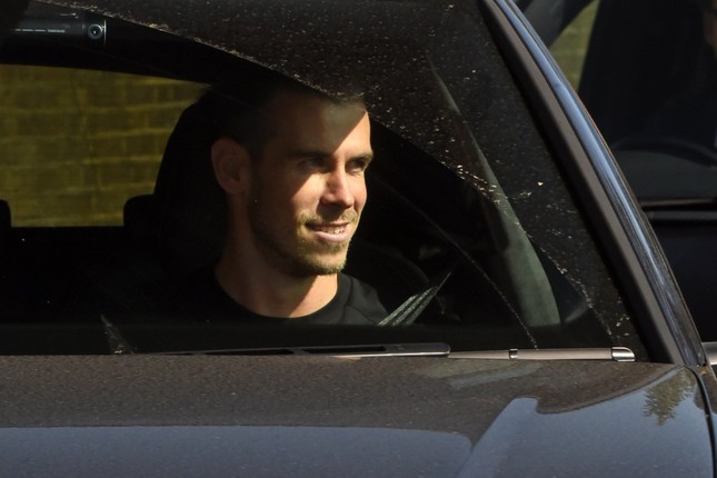Rạng rỡ trở lại Tottenham, Gareth Bale được chào đón như người hùng ảnh 1
