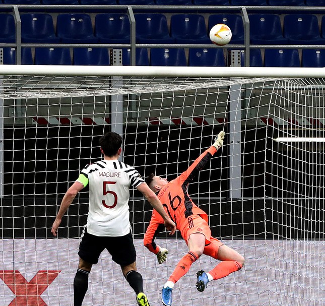 M.U giành vé vào tứ kết Europa League, HLV Solskjaer rối rít cảm ơn ảnh 1