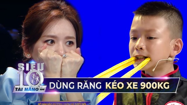 Trấn Thành ‘nín thở’ xem siêu nhí nhảy lên mảnh sành, kéo xe 900kg bằng răng ảnh 1