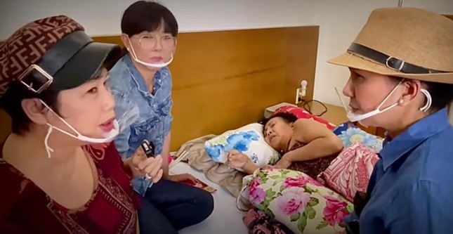 Chứng kiến bệnh tình nghệ sĩ Hoàng Lan trở nặng, đồng nghiệp không kìm được nước mắt ảnh 1