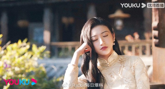 Hậu trường cảnh treo mình nguy hiểm trong ‘Thiên Long Bát Bộ’ của Lưu Diệc Phi ảnh 6