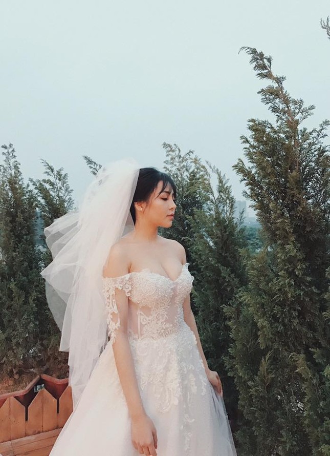 Bất ngờ nhan sắc siêu gợi cảm của hot girl bình luận World Cup bị chê ảnh 4