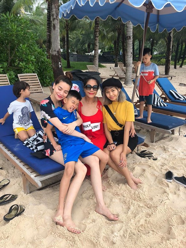 Hồ Ngọc Hà đốn tin người hâm mộ với ảnh khoe chân dài miên man ảnh 5