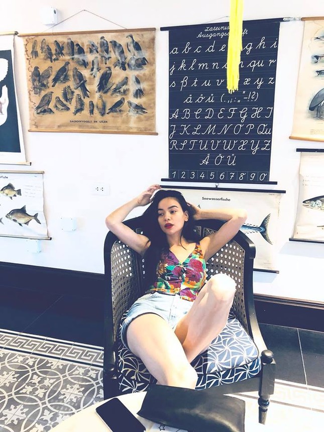 Hồ Ngọc Hà đốn tin người hâm mộ với ảnh khoe chân dài miên man ảnh 2
