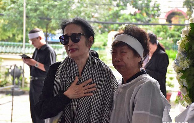 Người thân, đồng nghiệp khóc nghẹn trong lễ tang của NSND Đoàn Dũng ảnh 2