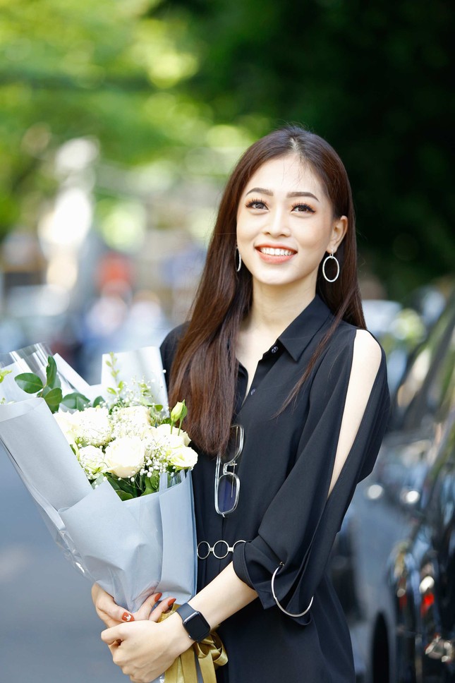 Á hậu Phương Nga đẹp mong manh 'gây xao xuyến' ảnh 2