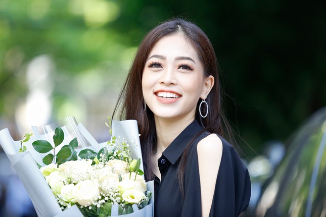 Á hậu Phương Nga đẹp mong manh 'gây xao xuyến' ảnh 3