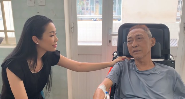 Bệnh ung thư của nghệ sĩ Lê Bình chuyển biến xấu ảnh 3