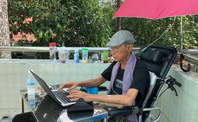 Nghệ sĩ Lê Bình không ngăn nổi cảm xúc khi chia sẻ về 3 mong muốn cuối cùng ảnh 1