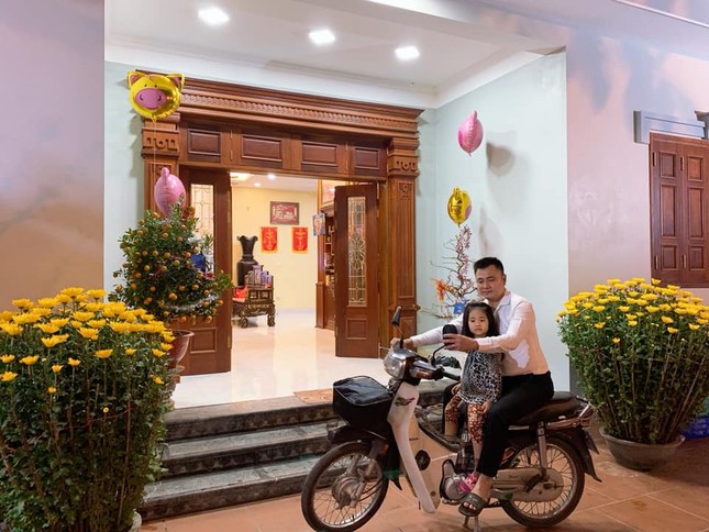 Cận cảnh không gian sống ấm cúng của gia đình Tự Long ảnh 2