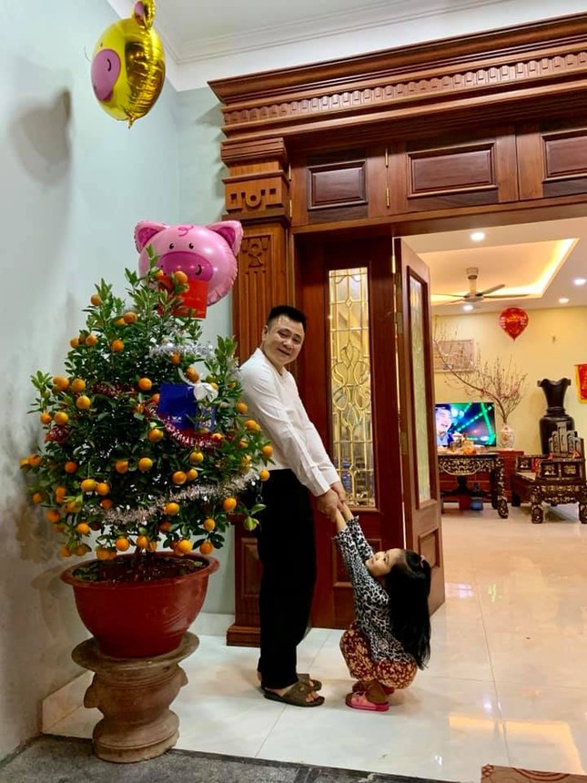 Cận cảnh không gian sống ấm cúng của gia đình Tự Long ảnh 3