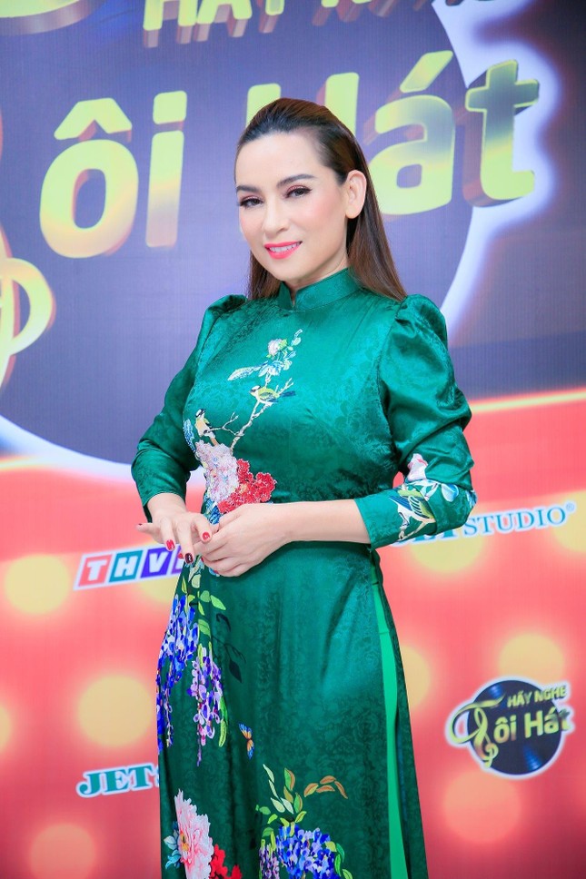 Phi Nhung bất ngờ đứng chung sân khấu với danh ca khiến cô từng 'thề độc' ảnh 3