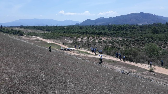 Máy bay quân sự rơi ở Khánh Hoà, hai phi công tử nạn ảnh 1