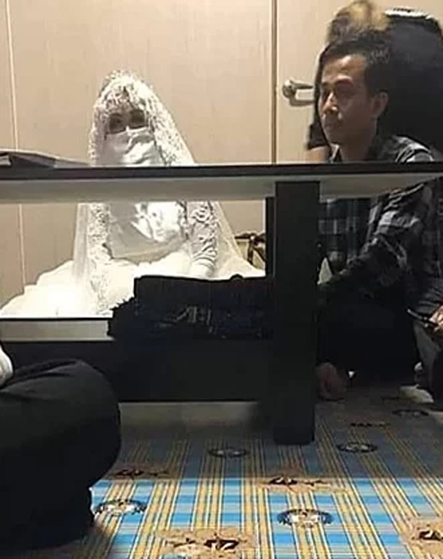 Thanh niên tưởng lấy được vợ đẹp hoá ra cưới phải... bà già ảnh 3