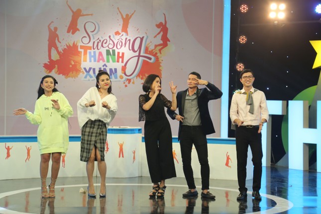 Cát Tường ngậm ngùi tiết lộ 'hố đen cuộc đời' thời trẻ ảnh 1