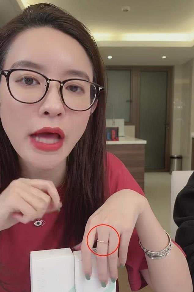 Showbiz 29/4: Tài tử 'Triệu phú ổ chuột' qua đời vì ung thư hiếm gặp ảnh 2