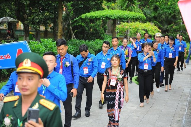 Toàn cảnh Lễ báo công dâng Bác và trao huy hiệu Thanh niên tiên tiến làm theo lời Bác ảnh 4