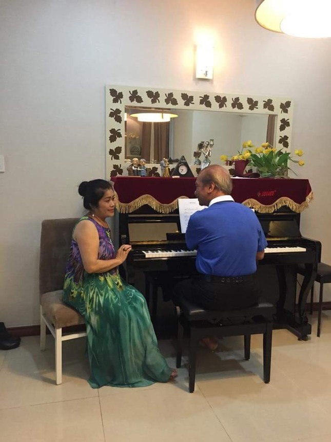 Cuộc sống hạnh phúc ở tuổi 85 của NSND Trần Hiếu và vợ kém 18 tuổi ảnh 4