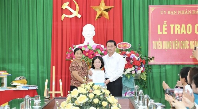 Tuyển dụng đặc cách cô giáo không tay ở xứ Thanh ảnh 1