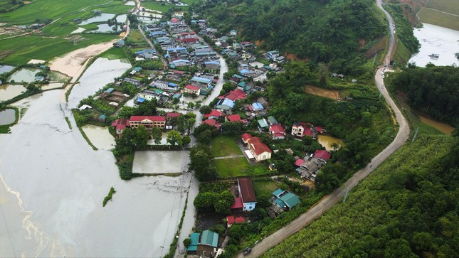 Mưa lũ tiếp tục gây thiệt hại ảnh 1