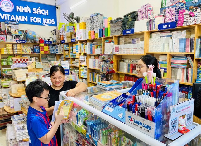 Đà Nẵng: Sách chương trình mới tăng giá, sách cũ 'cháy hàng' ảnh 1