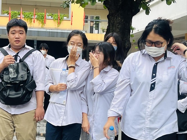 Cấm ép học sinh mua đồng phục ảnh 1